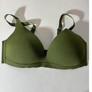 STRM LINE Size 40D Green Padded Soft Cup Comfort Wireless T-Shirt Bra
